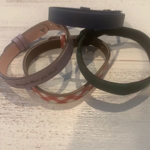 Set of 4 keep collective bracelets